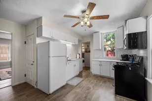 665 5th St E, Saint Paul, MN 55106 - Photo 9