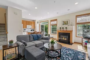 9993 Pincherry Ln, Eden Prairie, MN 55347 - Photo 11