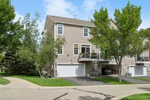 9993 Pincherry Ln, Eden Prairie, MN 55347 - Photo 35