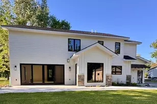 305 Shorewood Dr, International Falls, MN 56649 - Photo 3