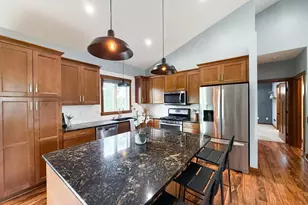 3927 Stone Point Dr NE, Rochester, MN 55906 - Photo 5