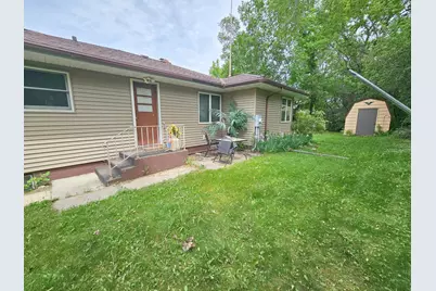 621 10th Ave., Clarkfield, MN 56223 - Photo 5