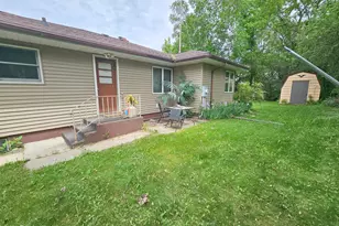 621 10th Ave, Clarkfield, MN 56223 - Photo 5