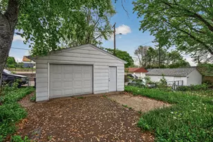 1067 Wilson Ave, Saint Paul, MN 55106 - Photo 21