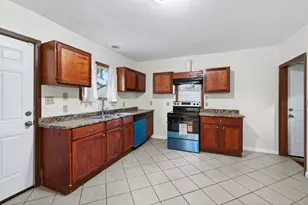 1067 Wilson Ave, Saint Paul, MN 55106 - Photo 11