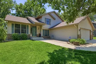 9953 Starlight Dr, Woodbury, MN 55125 - Photo 1