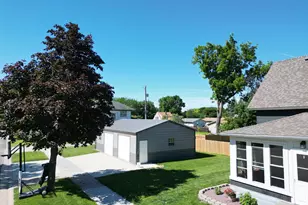 601 E Depue Ave, Olivia, MN 56277 - Photo 3
