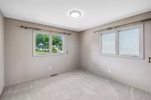 1790 Crestridge Ln, Eagan, MN 55122 - Photo 13
