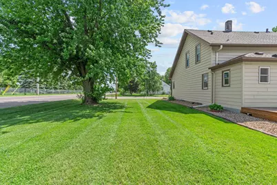 720 Fir Avenue, Bird Island, MN 55310 - Photo 11