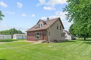 720 Fir Ave, Bird Island, MN 55310 - Photo 5