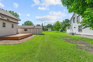 720 Fir Ave, Bird Island, MN 55310 - Photo 9