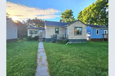 414 Crocker Avenue S, Thief River Falls, MN 56701 - Photo 3