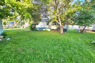 414 Crocker Ave S, Thief River Falls, MN 56701 - Photo 5