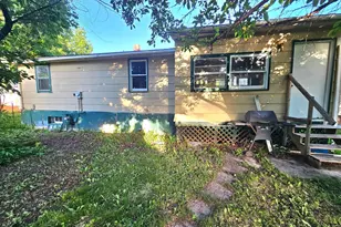 414 Crocker Ave S, Thief River Falls, MN 56701 - Photo 5