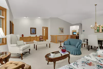 7081 Crowne Oak Road, Eden Prairie, MN 55344 - Photo 5
