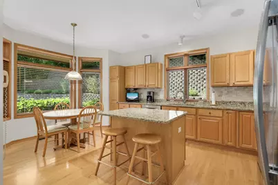 7081 Crowne Oak Road, Eden Prairie, MN 55344 - Photo 9