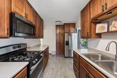 8620 Russell Avenue S, Bloomington, MN 55431 - Photo 7