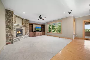 5352 Scenic Oak Dr SW, Rochester, MN 55902 - Photo 9