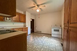 217 W Oak St, Osakis, MN 56360 - Photo 7