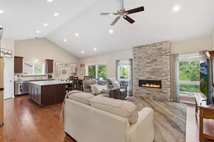 2657 Goodview Ave N, Oakdale, MN 55128 - Photo 3