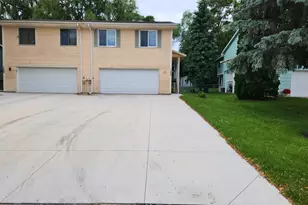 1504 Roundhouse Cir, Shakopee, MN 55379 - Photo 1