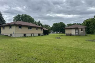 435 W Ottawa St, Le Center, MN 56057 - Photo 23