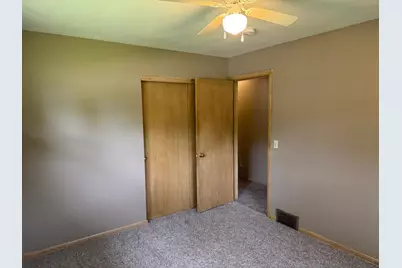 435 W Ottawa Street, Le Center, MN 56057 - Photo 11