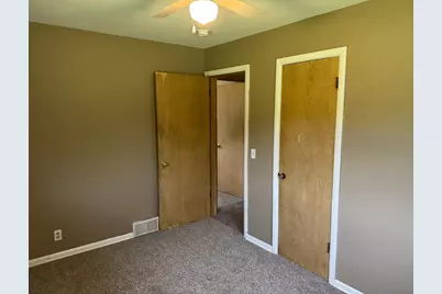 435 W Ottawa Street, Le Center, MN 56057 - Photo 13