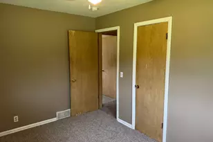 435 W Ottawa St, Le Center, MN 56057 - Photo 13