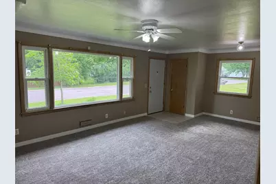 435 W Ottawa Street, Le Center, MN 56057 - Photo 5