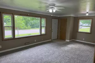 435 W Ottawa St, Le Center, MN 56057 - Photo 5
