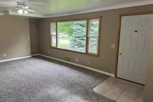 435 W Ottawa St, Le Center, MN 56057 - Photo 3
