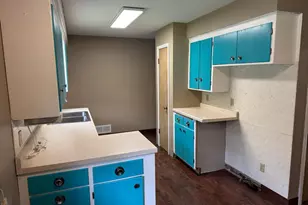 435 W Ottawa St, Le Center, MN 56057 - Photo 7