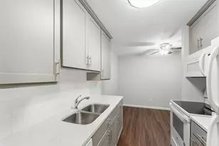2800 Hamline Ave N, Roseville, MN 55113 - Photo 9