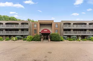 2800 Hamline Ave N, Roseville, MN 55113 - Photo 1