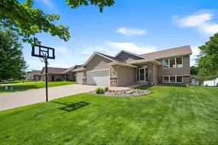 2575 Stony Creek Dr, Owatonna, MN 55060 - Photo 3