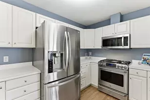 562 Deer Ridge Ln S, Maplewood, MN 55119 - Photo 11