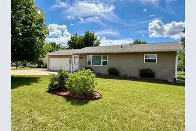 1015 9th Street SW, Wadena, MN 56482 - Photo 1