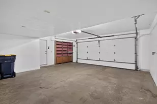 8432 W 100th St, Bloomington, MN 55438 - Photo 23