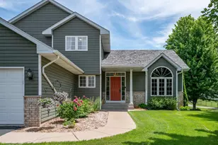 13522 Oakwood Dr, Rogers, MN 55374 - Photo 3
