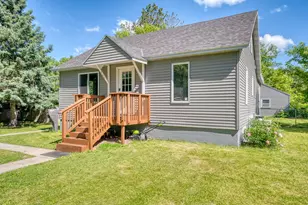 207 NE 7th St, Grand Rapids, MN 55744 - Photo 3