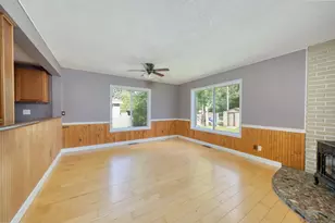 207 NE 7th St, Grand Rapids, MN 55744 - Photo 9