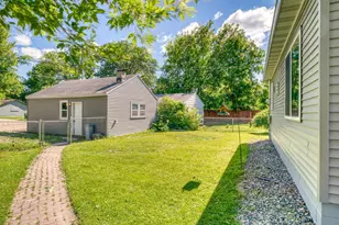 207 NE 7th St, Grand Rapids, MN 55744 - Photo 35