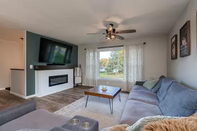 212 Regency Road, Le Sueur, MN 56058 - Photo 9