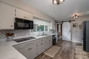 212 Regency Rd, Le Sueur, MN 56058 - Photo 13