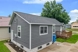 875 E King St, Winona, MN 55987 - Photo 23