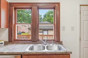 2427 Ilion Ave N, Minneapolis, MN 55411 - Photo 19