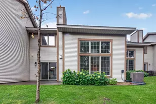 1915 Furness St, Maplewood, MN 55109 - Photo 21