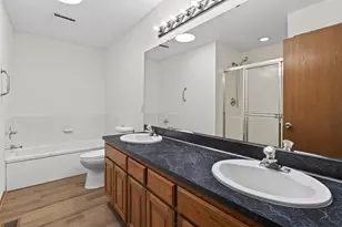 1915 Furness St, Maplewood, MN 55109 - Photo 17