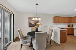 1915 Furness St, Maplewood, MN 55109 - Photo 5